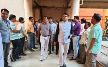 कलेक्टर एवं जिला निर्वाचन अधिकारी की उपस्थिति में मतगणना कार्य को सफलता पूर्वक संपन्न कराने रिटर्निंग ऑफिसर द्वारा किया गया मॉकड्रिल3 दिसम्बर को प्रात: 8 बजे से केआईटी गढ़उमरिया में होगा मतगणना कार्य