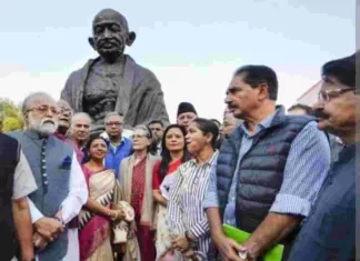 महुआ मोइत्रा मेरी राजनीतिक प्रतिद्वंद्वी हैं, लेकिन एक महिला होने के नाते मैं उनके साथ खड़ी हूं: बृंदा करात