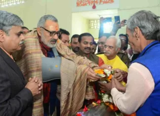 केंद्रीय मंत्री गिरिराज सिंह ने बालको के राम मंदिर में की पूजा-अर्चना