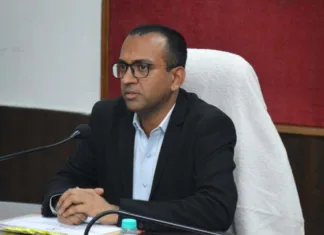 कोरबा कलेक्टर ने डीएमएफ फंड के विकास कार्यों पर दिया जोर