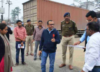 कोरबा: कलेक्टर ने शहर की यातायात व्यवस्था का किया अवलोकन: सीएसईबी चौक, बालको-रिस्दी व सर्वमंगला मार्ग सहित अन्य चौक-चौराहों का किया निरीक्षण