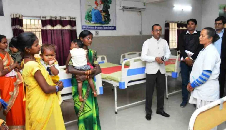 कोरबा: कलेक्टर ने स्वास्थ्य सुविधाओं की जांच की; अधिकारियों को दिए निर्देश