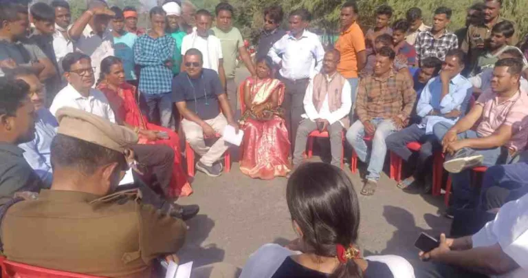 बांकी बस्ती, पुरैना, मड़वाढोंढ़ा में जल संकट: माकपा ने जल आपूर्ति के लिए किया चक्काजाम