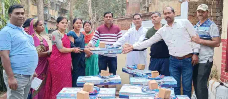 वार्ड 39 के पार्षद कार्यालय में 50 हितग्राहियों को बांटा गया निशुल्क गैस कनेक्शन