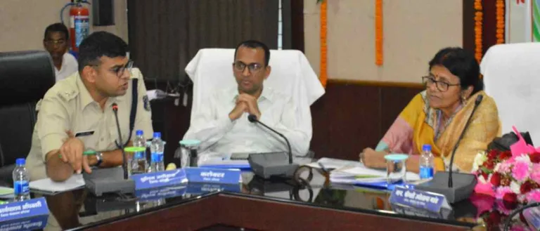 सांसद श्रीमती ज्योत्सना महंत ने ली जिला स्तरीय सड़क सुरक्षा समिति की बैठक