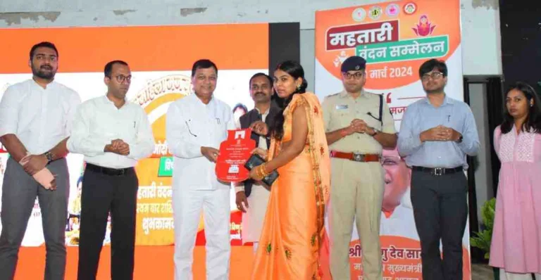 महिला सशक्तिकरण से परिवार को मिलती है मजबूती: प्रधानमंत्री