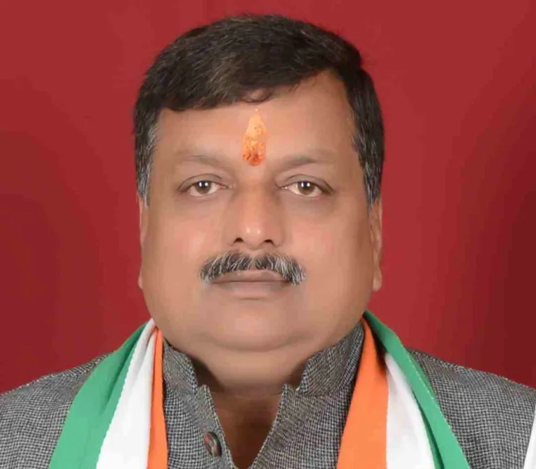 कांग्रेस सरकार: युवाओं, महिलाओं और किसानों के लिए पांच-पांच गारंटी, आत्मनिर्भरता की दिशा में एक पक्का कदम; सुरेंद्र प्रताप जायसवाल