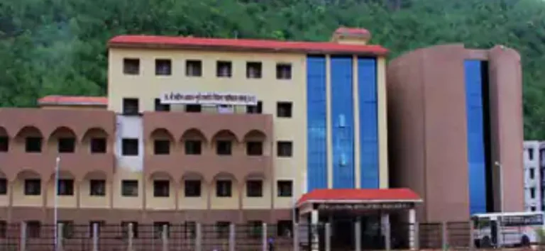 शर्मनाक: रायगढ़ मेडिकल कॉलेज अस्पताल में गर्भवती महिला के परिजन से गेटपास के लिए रिश्वत मांगने वाले 3 गार्ड गिरफ्तार