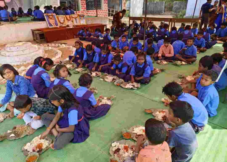 माध्यमिक विद्यालय बेला में वार्षिक उत्सव एवं न्योता भोज का सफल आयोजन