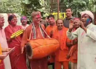 होली के रंग में रंगे ज्योत्सना चरणदास: फाग गीतों और मांदर की थाप पर थिरके डॉ महंत