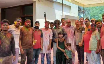 कोरबा वासियों के साथ जयसिंह अग्रवाल ने शालीनता के साथ अबीर-गुलाल से होली खेली