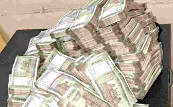 लोकसभा निर्वाचन 2024: रायगढ़ में फ्लाईंग स्क्वाड टीम की बड़ी कार्रवाई, गाड़ी से 50 लाख रुपये नगद जप्त