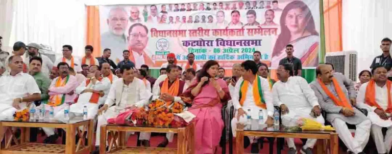 जिन्होंने राम मंदिर को स्वीकार नही किया, आज वो चुनाव में रामायण बांट रहे: सरोज पांडे