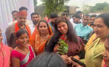 भाजपा प्रत्याशी सरोज पांडे की जीत के लिए पार्षद नरेंद्र देवांगन का धुआंधार प्रचार: ऐतिहासिक जीत की ओर एक जोरदार कदम!