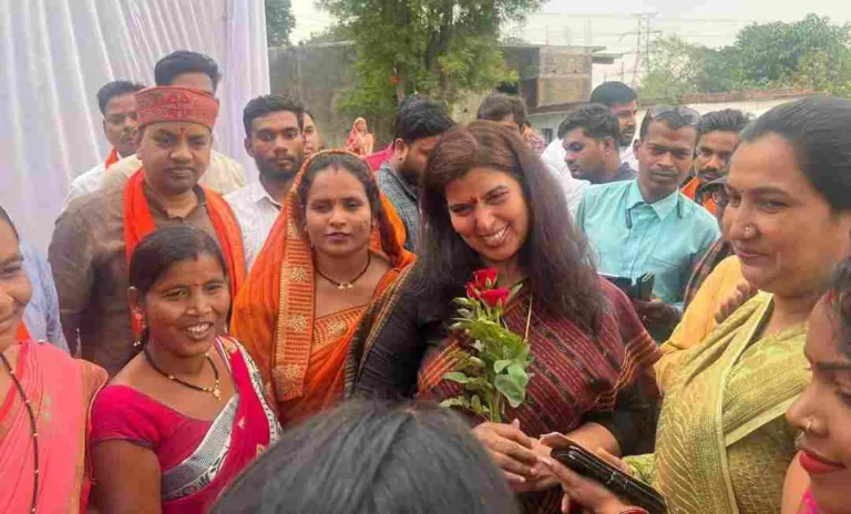 भाजपा प्रत्याशी सरोज पांडे की जीत के लिए पार्षद नरेंद्र देवांगन का धुआंधार प्रचार: ऐतिहासिक जीत की ओर एक जोरदार कदम!