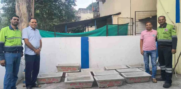 बेजुबानों की प्यास बुझाने में मानव सेवा मिशन का नेक प्रयास: बालकोनगर में पानी पात्र वितरित