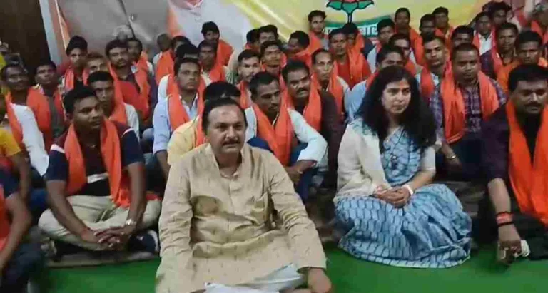 पाली-तानाखार क्षेत्र के दर्जनों सरपंचों सहित सैकड़ों लोगों ने किया भाजपा प्रवेश