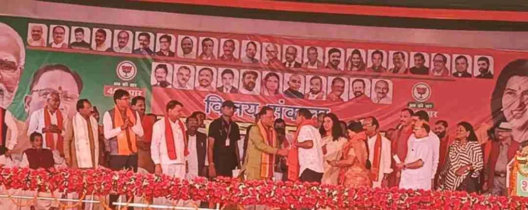 गोविंद नारायण कंवर और धनेश्वरी कंवर ने कांग्रेस छोड़ भाजपा में किया प्रवेश: मुख्यमंत्री श्री साय ने किया स्वागत!