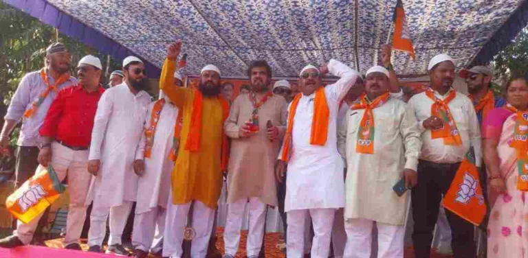 अल्पसंख्यक मोर्चा एवं मुस्लिम समाज ने भाजपा प्रत्याशी सरोज पांडे की नामांकन रैली का किया जोरदार स्वागत: रैली को शरबत पिलाकर किया सेवा सत्कार!