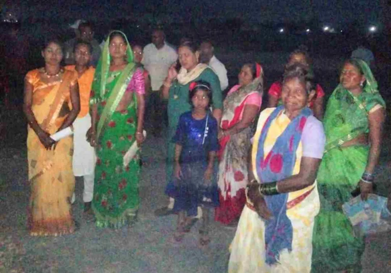 ग्रामीणों का आक्रोश: दीपका खदान विस्तार के लिए आम रास्ता काटे जाने का विरोध, मुआवजे और रोजगार की मांग