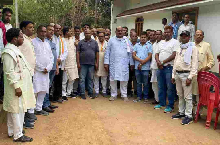 पूर्व मंत्री जयसिंह ने गौरेला, पेण्ड्रा, मरवाही, मनेंद्रगढ़, चिरमिरी, और भरतपुर में कांग्रेस प्रत्याशी ज्‍योत्‍सना महंत के प्रचार अभियान को दिया बढ़ावा: कार्यकर्ताओं में उत्साह!