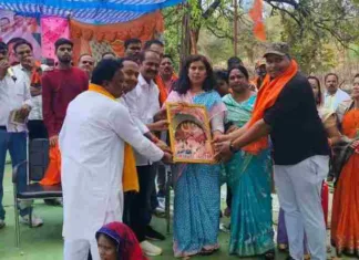 भाजपा उम्मीदवार सरोज पांडेय द्वारा ग्राम लेपरा में कांग्रेस पर प्रहार: वोट बैंक की राजनीति करती है कांग्रेस!