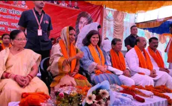 मुख्यमंत्री श्री साय की पत्नी कौशल्या साय ने सरोज पांडे को जिताने रामपुर क्षेत्र की जनता से की अपील
