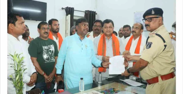 उद्योग मंत्री देवांगन ने कांग्रेस नेताओं के खिलाफ दर्ज कराई शिकायत: वन मंत्री केदार कश्यप भी मौजूद!