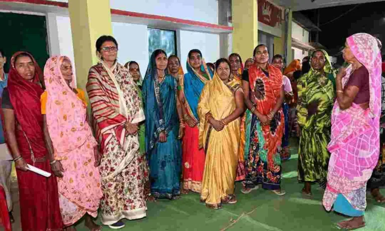 कांग्रेस के न्यायपत्र की गारंटियों पर विश्वास दिलाते हुए ज्योत्सना महंत का सघन जनसंपर्क अभियान: मिल रहा समर्थन व आशीर्वाद