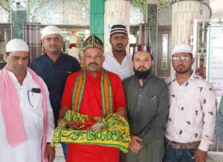 कोरबा लोकसभा क्षेत्र से भाजपा प्रत्याशी डॉ सरोज पांडे की जीत के लिए भाजपा अल्पसंख्यक मोर्चा ने लुतराशरीफ दरगाह में चादर चढ़ा कर दुआ की