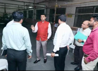 लोकसभा निर्वाचन-2024:मतगणना की तैयारियों का जायजा लेने पहुंचे कलेक्टर कार्तिकेया गोयल