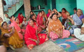 हरदी बाजार: पेयजल संकट और अन्य समस्याओं से जूझ रहे ग्रामीणों ने बैठक कर उठाई आवाज
