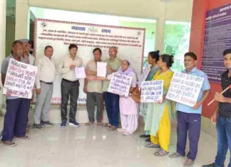 अरुंधति रॉय और डॉ. शौकत हुसैन पर UAPA मामला: भाकपा माले का विरोध प्रदर्शन और राष्ट्रपति को ज्ञापन