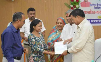 सपनों की उड़ान: अतिथि शिक्षक बनकर आर्थिक सशक्तीकरण की ओर बढ़ी रेखा कोरवा