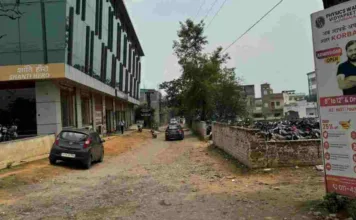 कोरबा में कच्ची सड़क का दर्द: मरीज परेशान, निगम-राजस्व विभाग में टकराव