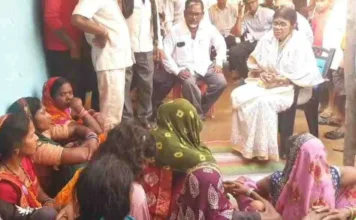 कुएं में चार ग्रामीणों की दर्दनाक मौत: सांसद ज्योत्सना महंत ने जुराली में शोकाकुल परिवारों से की मुलाकात