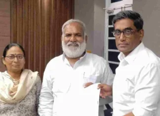 एनएचएम कर्मियों के आंदोलन पर माले विधायक का संघर्ष: बकाया मानदेय और स्मार्टफोन देने पर सहमति