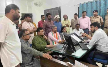 छत्तीसगढ़ में ट्रेन रद्द होने से यात्रियों की परेशानी, कांग्रेस ने रेल मंत्री को सौंपा ज्ञापन!