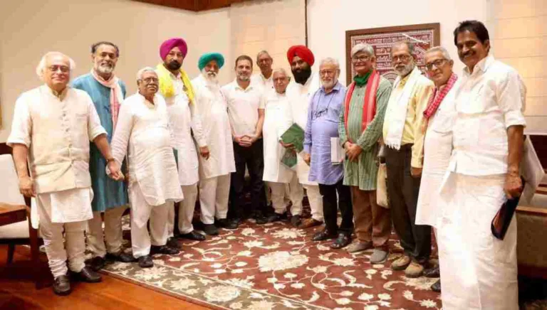 संसद में विपक्ष के नेता राहुल गांधी से मिला SKM प्रतिनिधिमंडल, किसान आंदोलन के मुद्दों पर चर्चा!