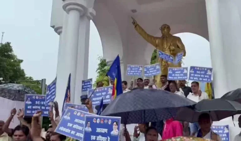 आरक्षण विवाद: एससी-एसटी क्रीमीलेयर पर सुप्रीम कोर्ट के फैसले के विरोध में भारत बंद, राजनीतिक दलों में मतभेद