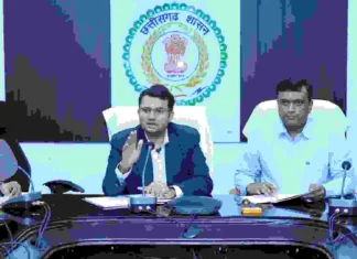 कलेक्टर कार्तिकेया गोयल व पुलिस अधीक्षक दिव्यांग पटेल ने अधिकारियों की बैठक लेकर जिले में कानून व्यवस्था की समीक्षा की