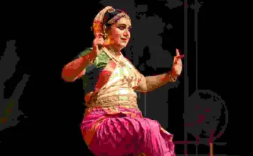 प्रसिद्ध अभिनेत्री और विख्यात नृत्यांगना सुश्री मीनाक्षी शेषाद्रि ने दी घुंघरू को समर्पित मनमोहक प्रस्तुति