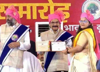 अटल बिहारी वाजपेयी विश्वविद्यालय के दीक्षांत समारोह में कोरबा की आस्था ने जीता गोल्ड मेडल, परिवार और जिले को किया गौरवान्वित