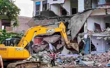 सुप्रीम कोर्ट का बड़ा फैसला: बुलडोज़र कार्रवाई पर रोक, न्यायपालिका का कड़ा रुख!