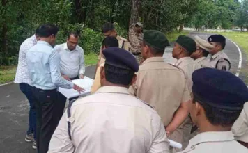 कोरबा: कलेक्टर, एसपी और डीएफओ का लेमरू में थाने और वन रेंज ऑफिस का निरीक्षण, अवैध गतिविधियों पर सख्त नजर!