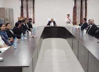 नेशनल लोक अदालत के सफल आयोजन को लेकर हुई अधिकारियों के साथ एक दिवसीय बैठक