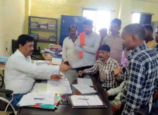 छत्तीसगढ़ विद्युत मजदूर यूनियन ने श्रमिकों की समस्याओं पर सौंपा ज्ञापन: जल्द समाधान की मांग!