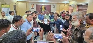 चार पत्रकारों की गिरफ्तारी पर छत्तीसगढ़ में उग्र प्रदर्शन: रिहाई और CBI जांच की मांग!