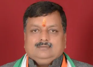 त्यौहार के समय तबादला नीति बनी किसानों और मजदूरों के आर्थिक संकट की वजह, बिचौलियों पर निर्भर हुए किसान