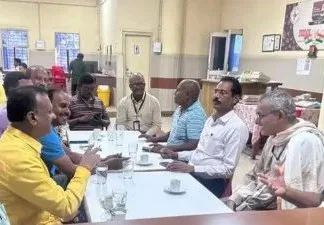 भिलाई संयंत्र में कर्मचारियों की हड़ताल को लेकर प्रबंधन के सख्त कदम: यूनियन का जवाब – “डर की धमकियों से नहीं रुकेगी हड़ताल!”